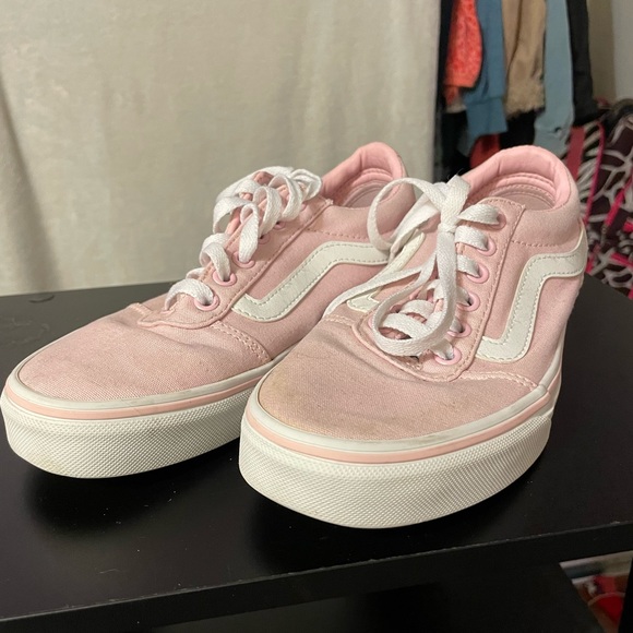 Pink Converse - Picture 1 of 1